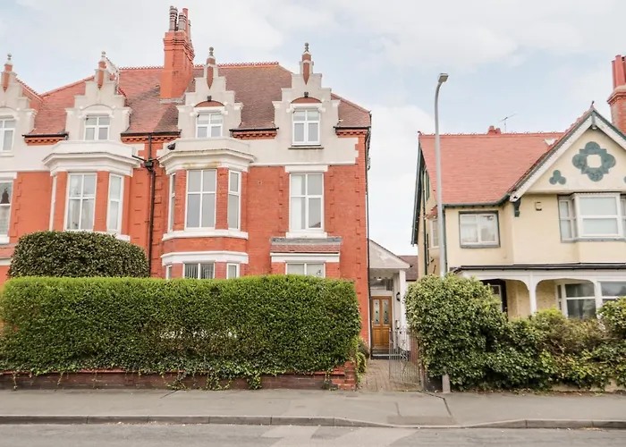 10 Carmen Sylva Road