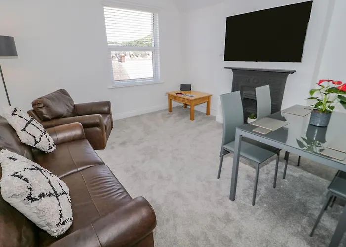 10 Carmen Sylva Road
