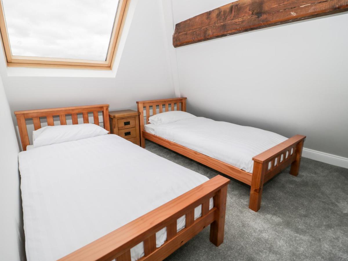 Apartment 10 Carmen Sylva Road *